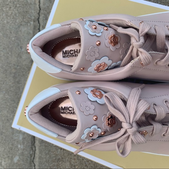 New MK shoes 💖 - Picture 4 of 8